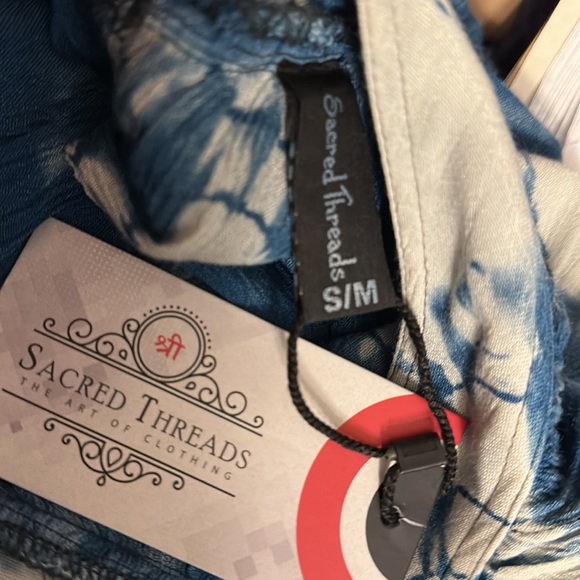 NWT. Lovely Blouse By Sacred Threads. BL/RD 7. 220183 - Picture 4 of 5